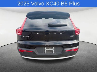 2025 Volvo XC40 B5 Plus Bright Theme