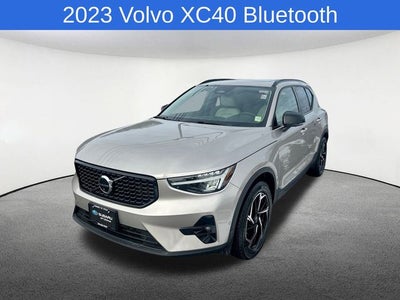 2023 Volvo XC40 B5 Plus Dark Theme