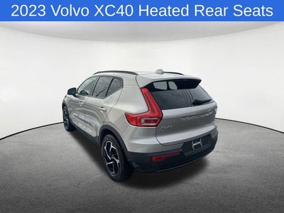 2023 Volvo XC40 B5 Plus Dark Theme