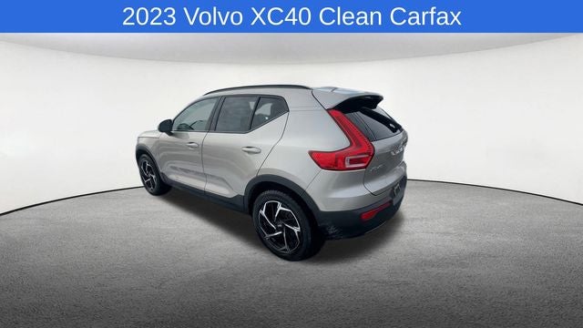 2023 Volvo XC40 B5 Plus Dark Theme