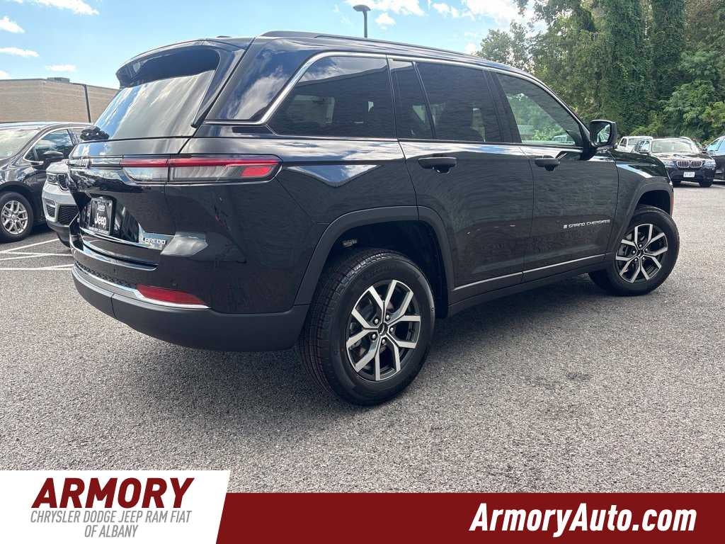 2027 Jeep Grand Cherokee Laredo X