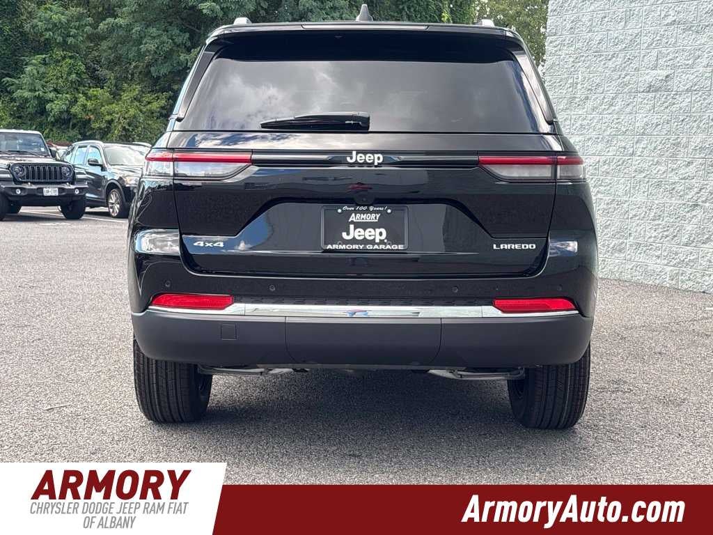 2027 Jeep Grand Cherokee Laredo X