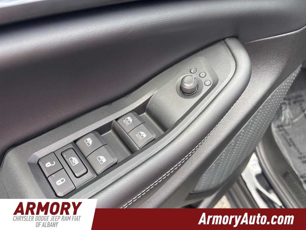 2027 Jeep Grand Cherokee Laredo X