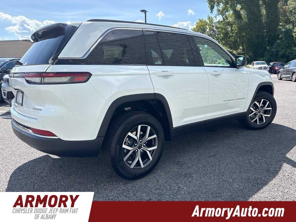 2027 Jeep Grand Cherokee Laredo X