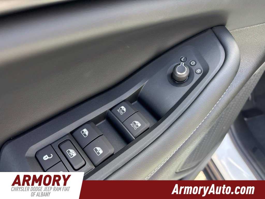 2027 Jeep Grand Cherokee Laredo X