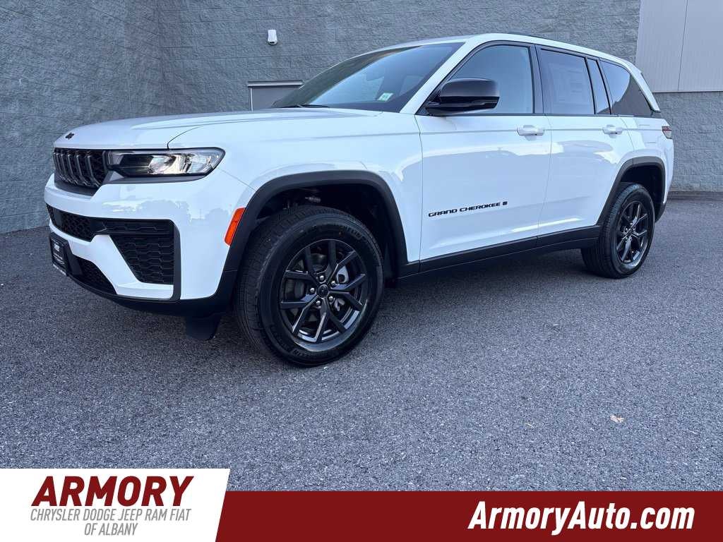 2027 Jeep Grand Cherokee Laredo Altitude