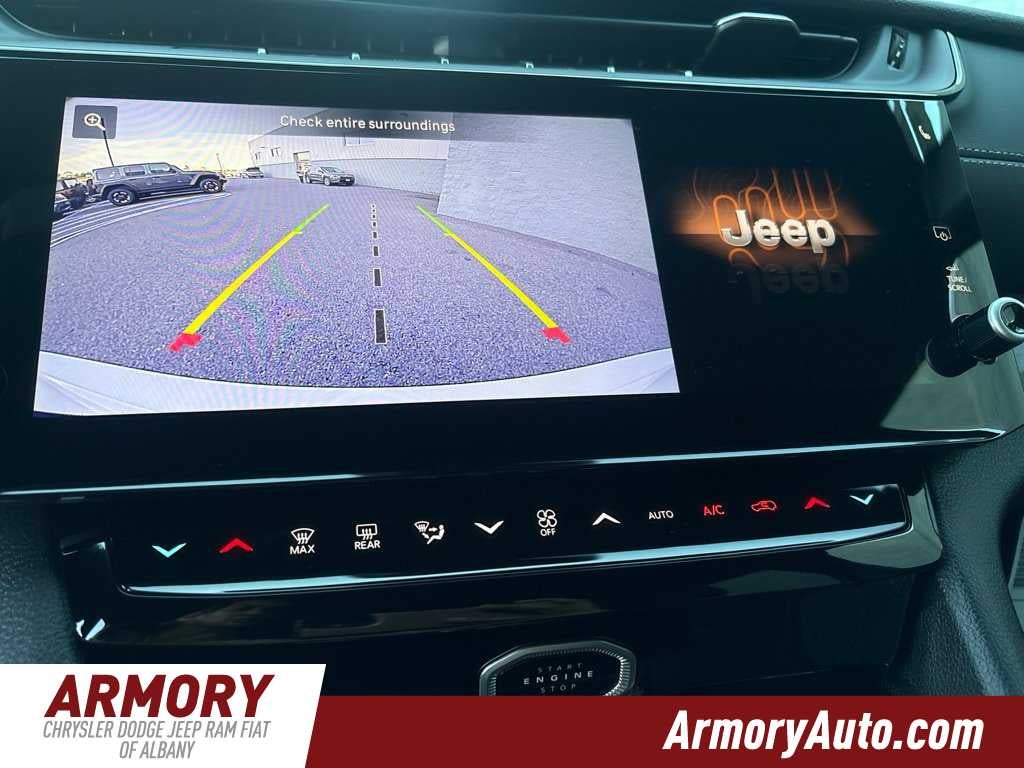 2027 Jeep Grand Cherokee Laredo Altitude