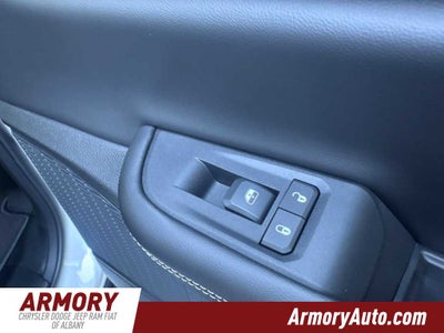 2027 Jeep Grand Cherokee Laredo Altitude