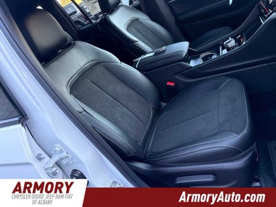2027 Jeep Grand Cherokee Laredo Altitude