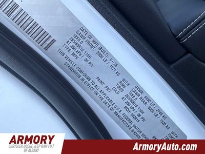 2027 Jeep Grand Cherokee Laredo Altitude