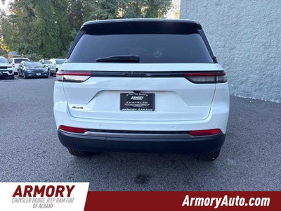 2027 Jeep Grand Cherokee Laredo Altitude
