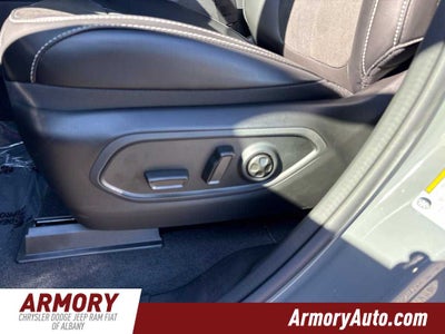 2027 Jeep Grand Cherokee Laredo Altitude
