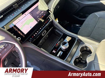 2027 Jeep Grand Cherokee Laredo Altitude