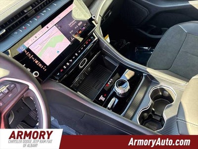 2027 Jeep Grand Cherokee Laredo Altitude