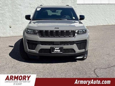 2027 Jeep Grand Cherokee Laredo Altitude