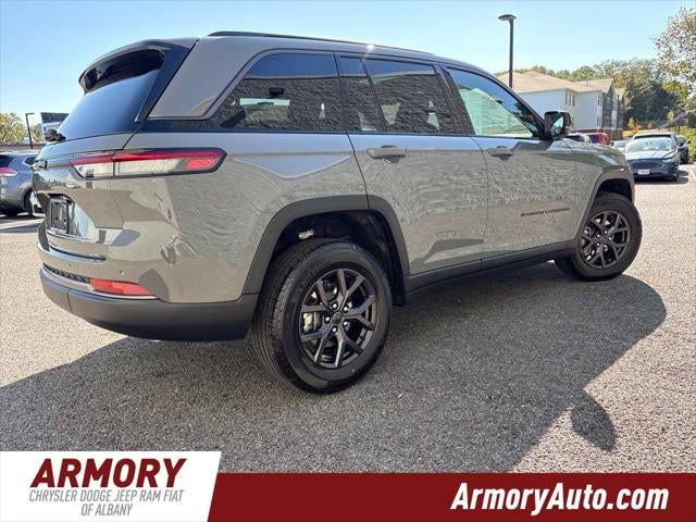 2027 Jeep Grand Cherokee Laredo Altitude