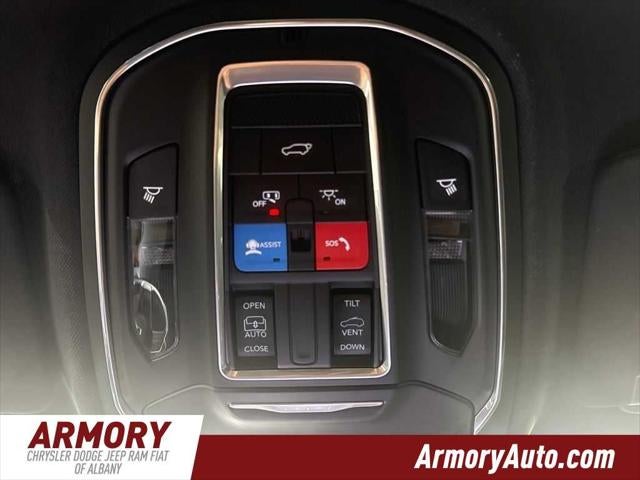 2026 Jeep Grand Cherokee Laredo Altitude