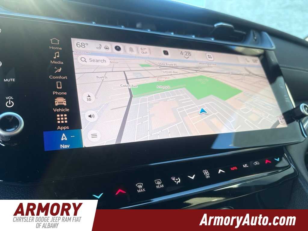 2027 Jeep Grand Cherokee Laredo Altitude