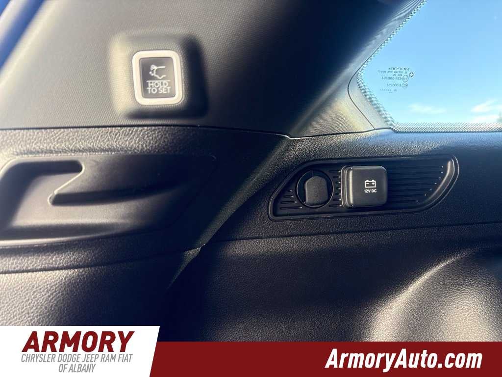 2027 Jeep Grand Cherokee Laredo Altitude