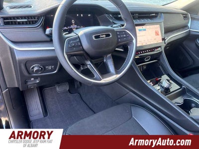2027 Jeep Grand Cherokee Laredo Altitude