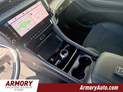 2027 Jeep Grand Cherokee Laredo Altitude