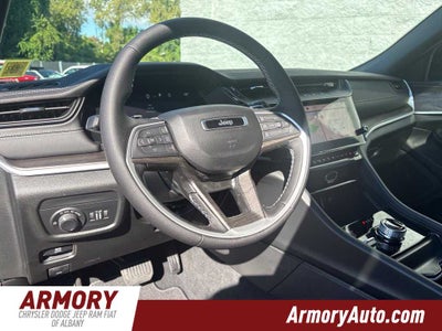 2027 Jeep Grand Cherokee Laredo Altitude