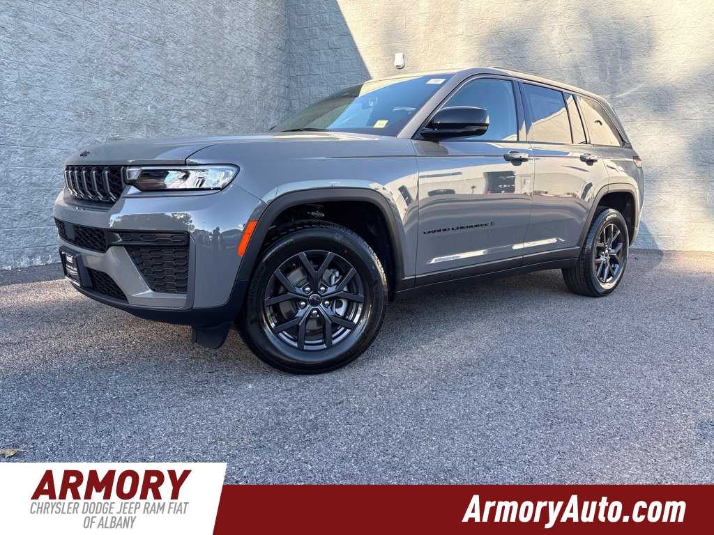 2027 Jeep Grand Cherokee Laredo Altitude
