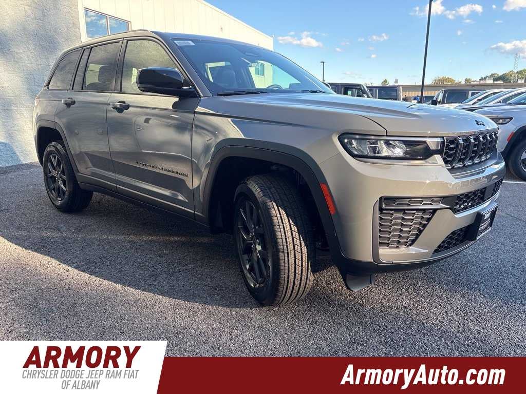 2027 Jeep Grand Cherokee Laredo Altitude