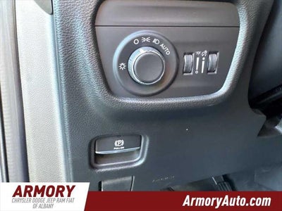 2027 Jeep Grand Cherokee Laredo Altitude