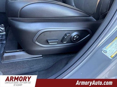 2027 Jeep Grand Cherokee Laredo Altitude