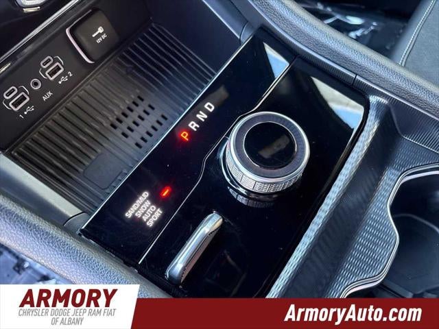 2027 Jeep Grand Cherokee Laredo Altitude