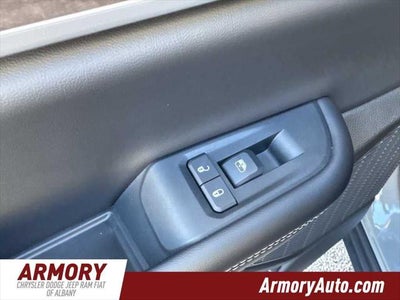 2027 Jeep Grand Cherokee Laredo Altitude