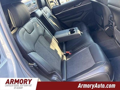 2027 Jeep Grand Cherokee Laredo Altitude