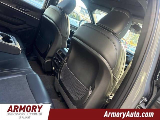 2027 Jeep Grand Cherokee Laredo Altitude