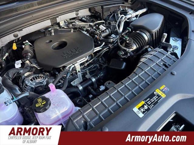 2027 Jeep Grand Cherokee Laredo Altitude