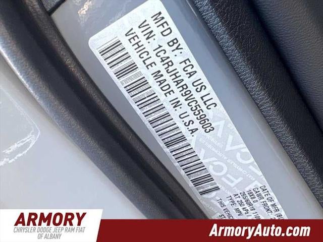2027 Jeep Grand Cherokee Laredo Altitude