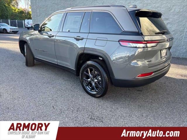 2027 Jeep Grand Cherokee Laredo Altitude