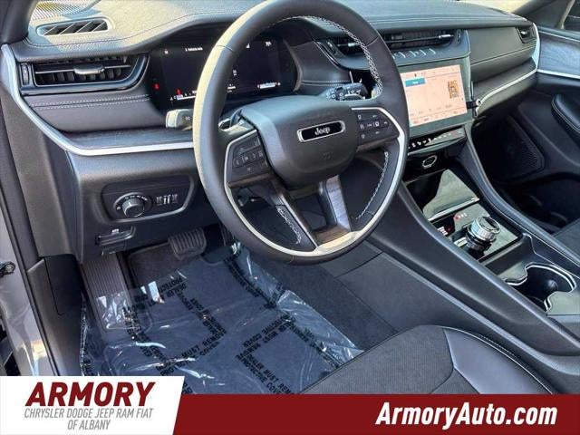 2027 Jeep Grand Cherokee Laredo Altitude