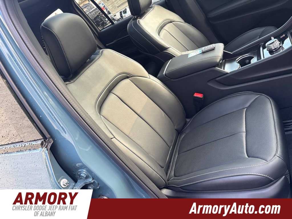 2027 Jeep Grand Cherokee Limited Reserve