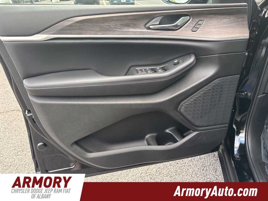 2027 Jeep Grand Cherokee Limited