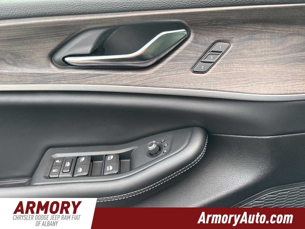 2027 Jeep Grand Cherokee Limited