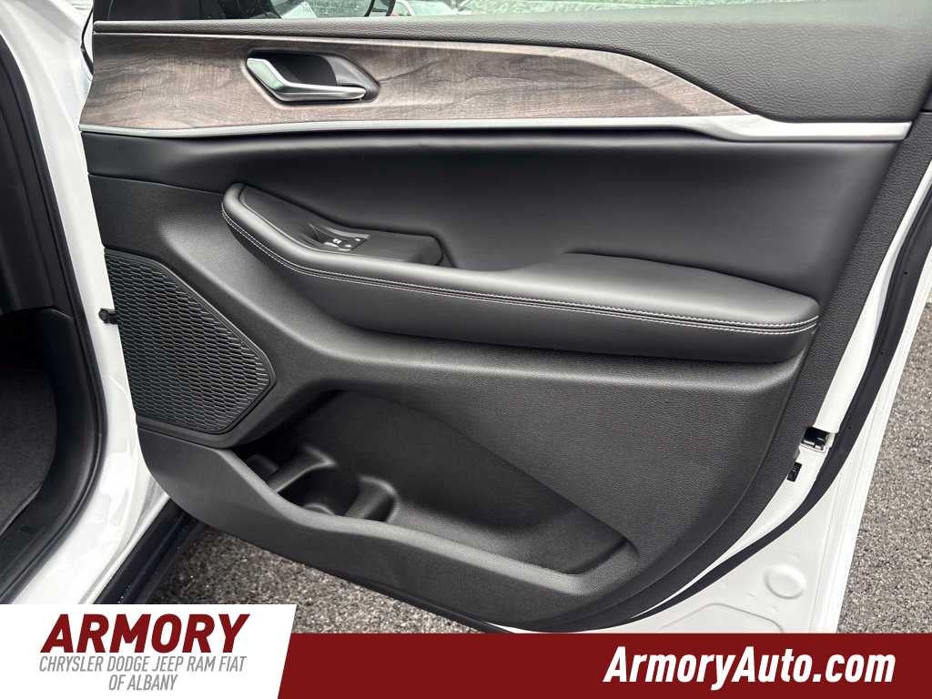 2027 Jeep Grand Cherokee Limited