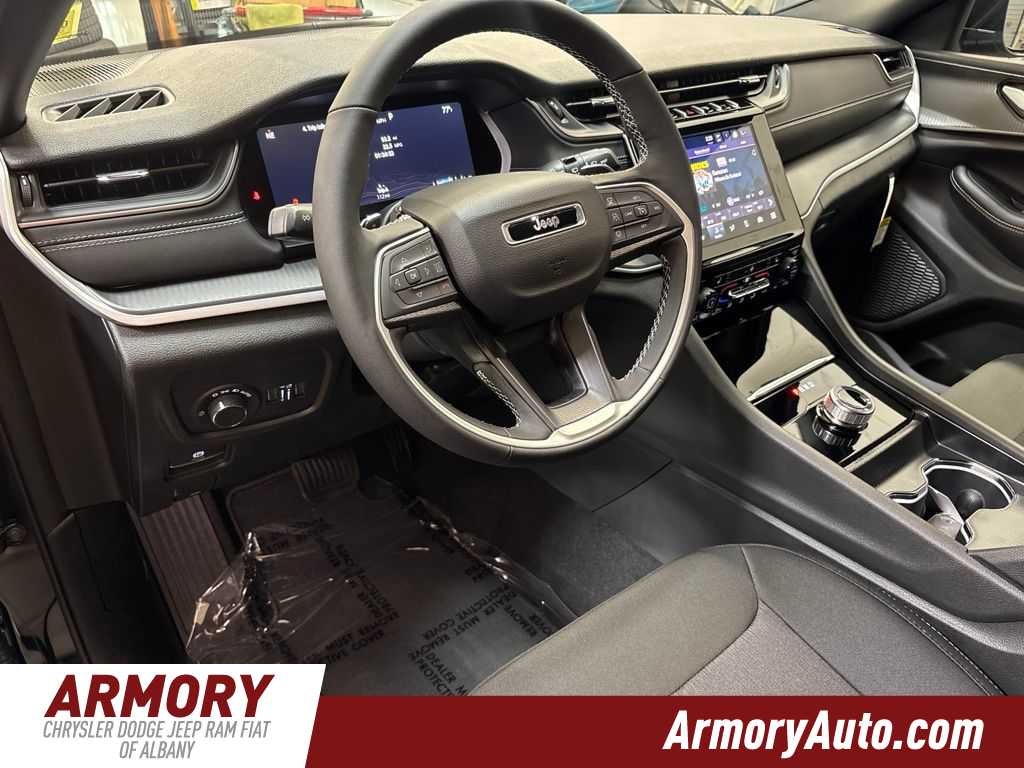 2026 Jeep Grand Cherokee Laredo X
