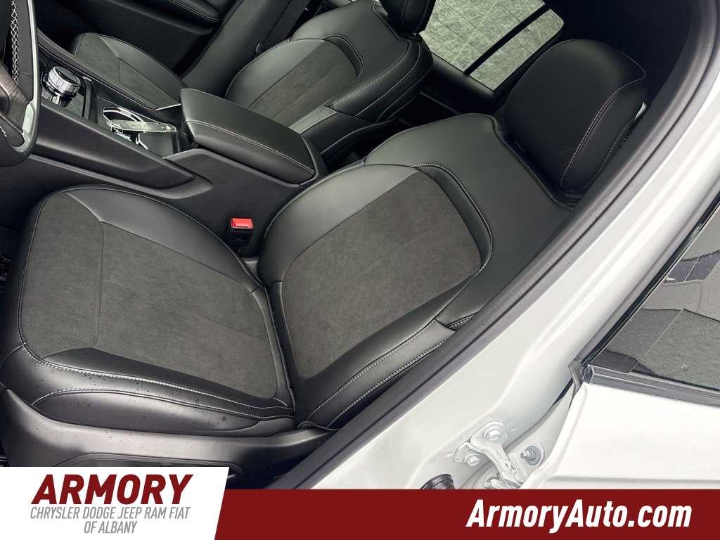 2027 Jeep Grand Cherokee L Laredo Altitude