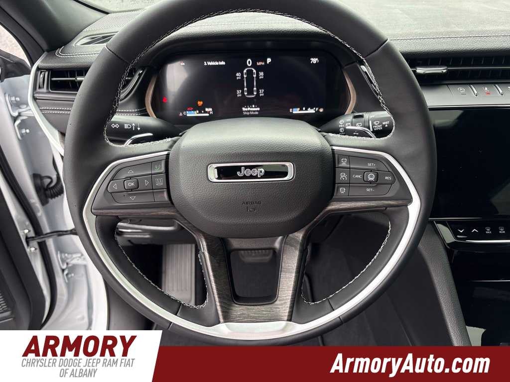 2027 Jeep Grand Cherokee L Laredo Altitude