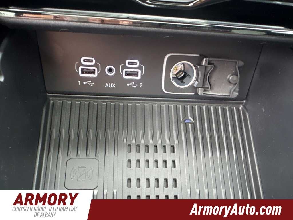 2027 Jeep Grand Cherokee L Laredo Altitude