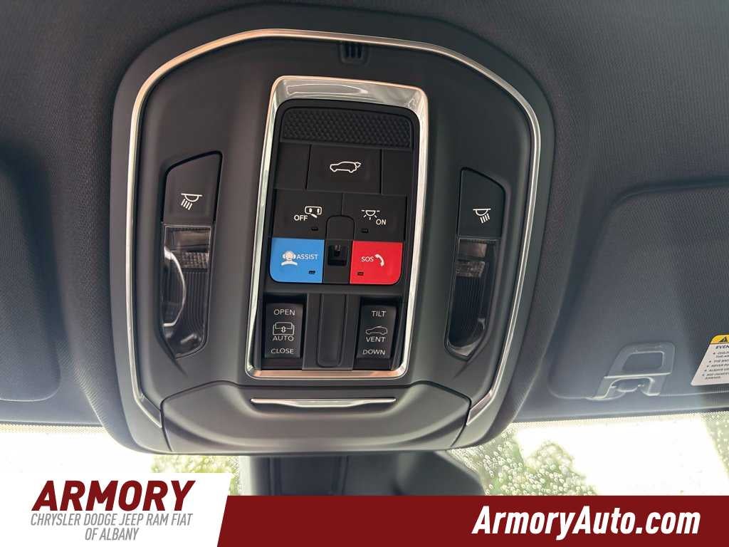 2027 Jeep Grand Cherokee L Laredo Altitude