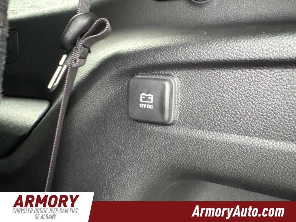2027 Jeep Grand Cherokee L Laredo Altitude