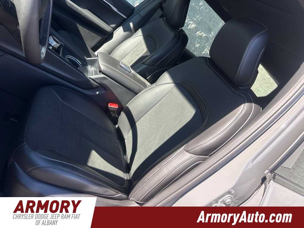 2027 Jeep Grand Cherokee L Laredo Altitude