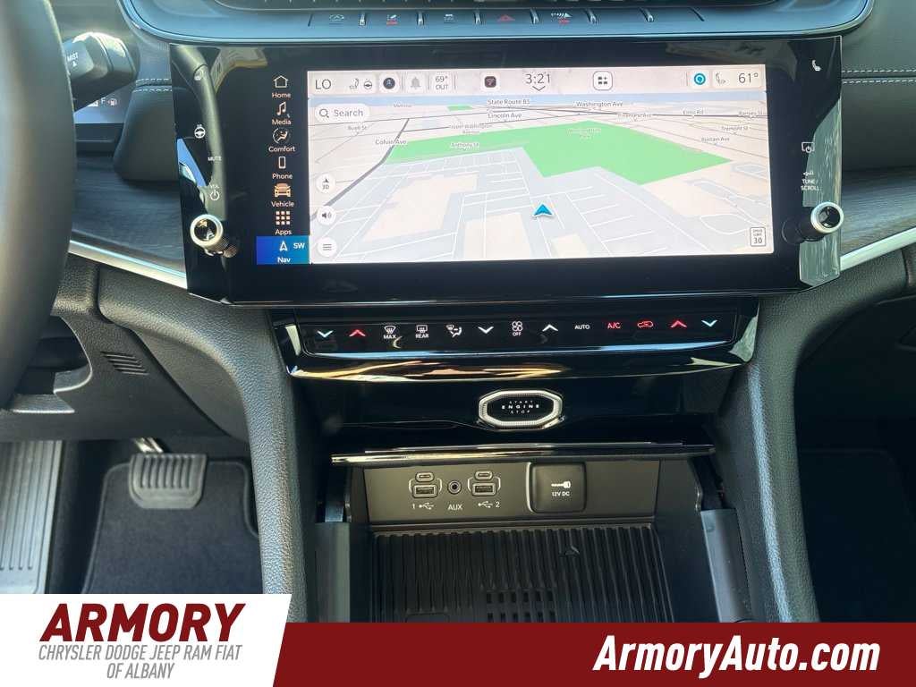 2027 Jeep Grand Cherokee L Laredo Altitude